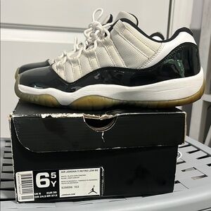 Jordan Kids Sneakers in Black and White